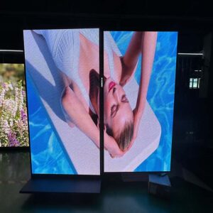 foldable poster screen